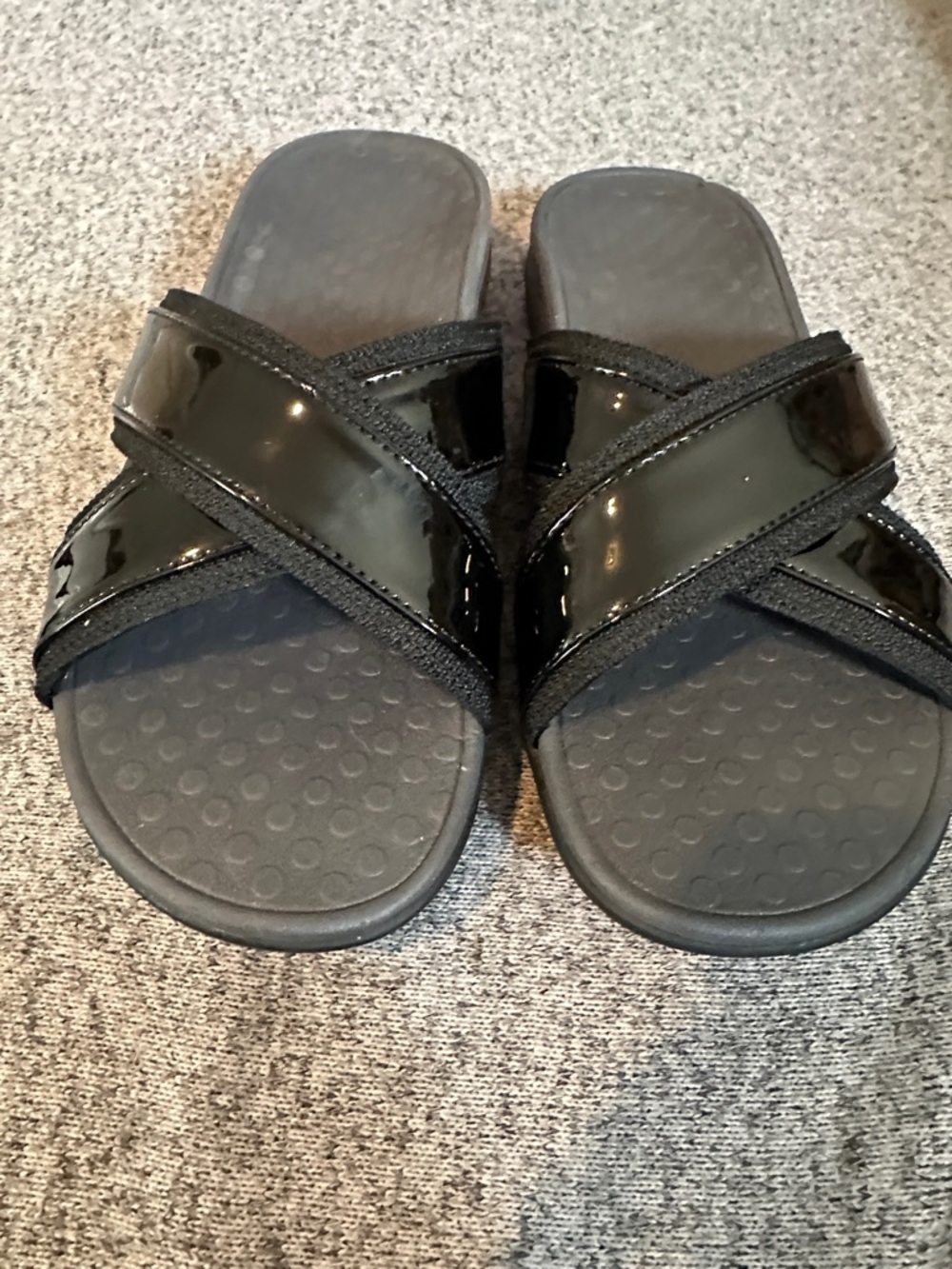 Vionic Black Patent Crisscross Slide Sandals Sz 8.5